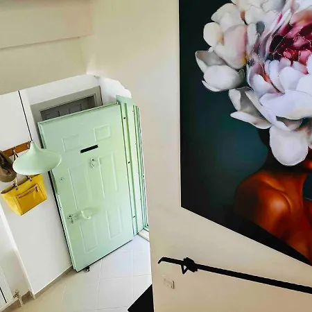 Deniz Manzarali Tas Villa