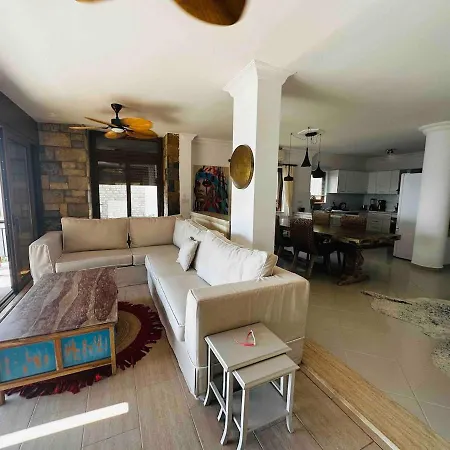 Deniz Manzarali Tas Villa Bodrum