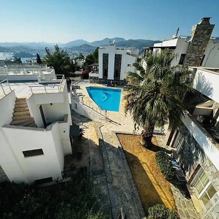 Deniz Manzarali Tas Villa Bodrum