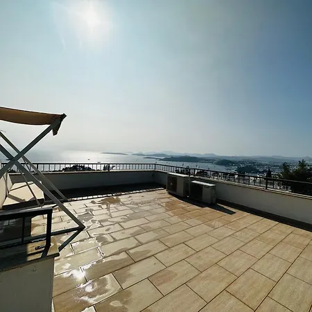 Deniz Manzarali Tas Vila