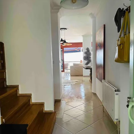 Deniz Manzarali Tas Βίλα *