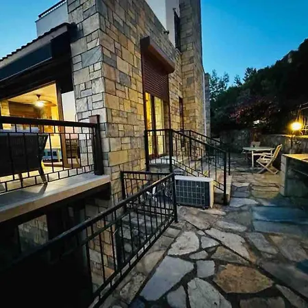 Deniz Manzarali Tas Αλικαρνασσός