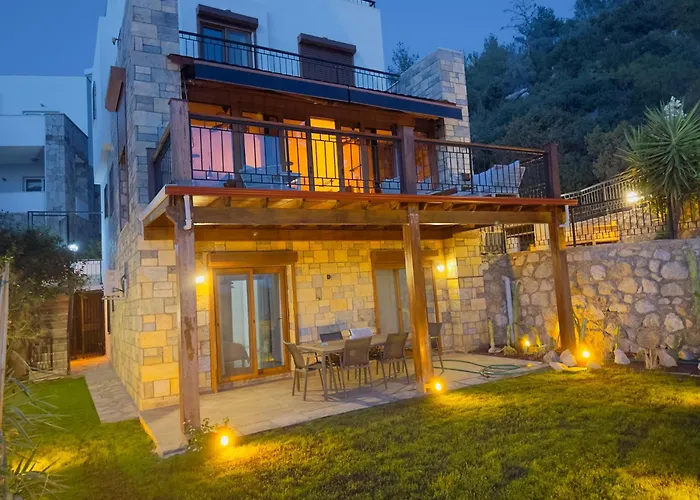 Deniz Manzarali Tas Villa *