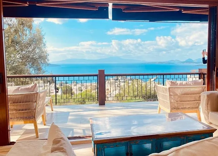 Deniz Manzarali Tas Villa Bodrum